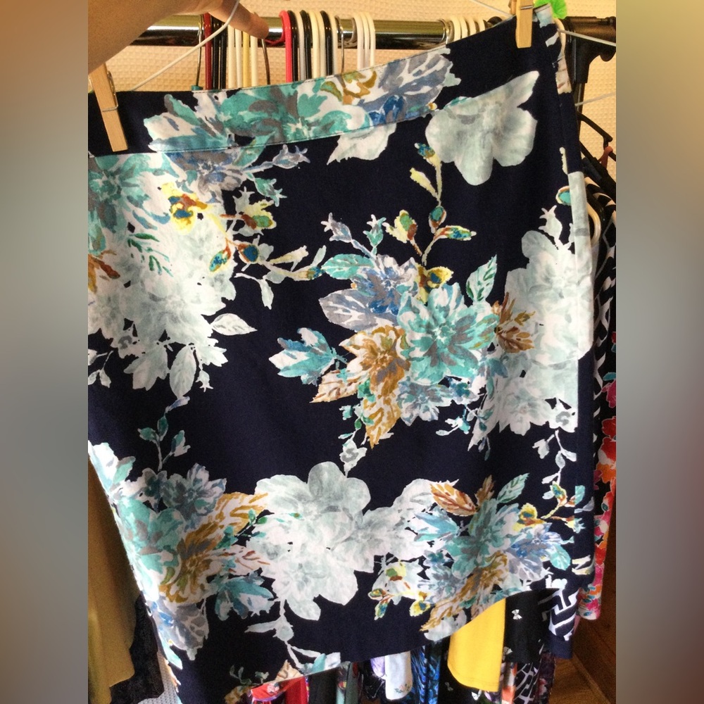 🤍HP!🤍 Van Heusen | Beautiful Floral Skirt